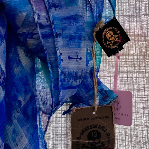 NWT UNBREAKABLE EVOLUTION "Cupcake Love" Scarf - Picture 4 of 4